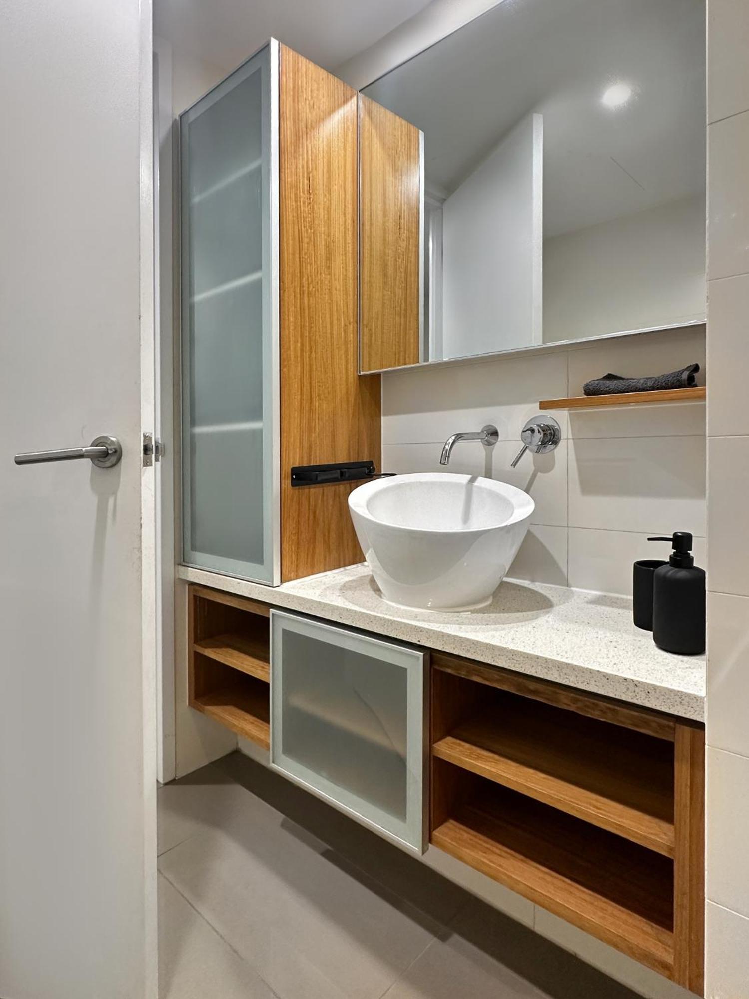 Penthouse View Apartment Luxury Cbd Penthouse Sleeps 6 Balcony Spa Access Adelaide Ngoại thất bức ảnh